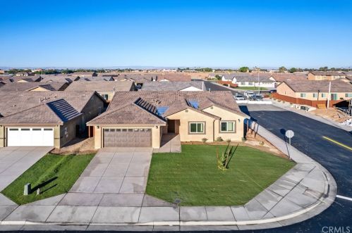 957 Shelbie Ave, Brawley, CA 92227-7774