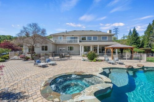 21690 Calero Creek Ct, San Jose, CA 95120-1415