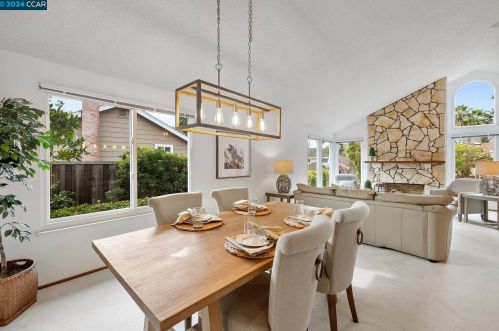 404 Saddlebrook Ln, Concord, CA 94523-1614