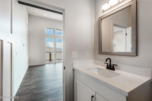 182 Valley View Ave, Hoytsville UT 84017-5533 exterior