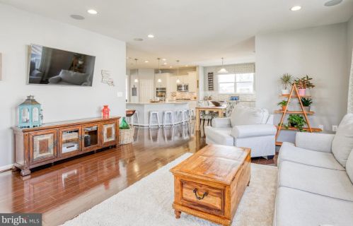 395 Lord Fairfax St, Charles Town WV 25414-2529 exterior