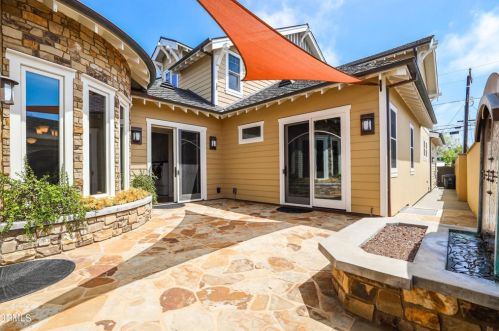 1746 Main St, Huntington Beach CA  92648-2723 exterior