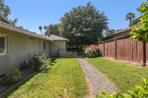 1995 Rincon Ave, Riverside CA  92506-1629 exterior