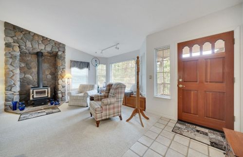 518 Forest Meadows Dr, Vallecito, CA 95247-9578