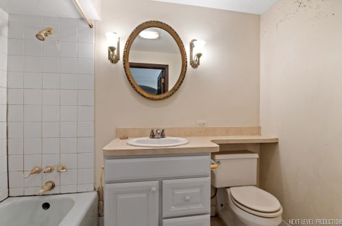 6765 County Line Ln, Willowbrook IL  60527-5726 exterior