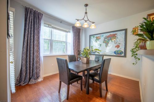 12 Scarlet Oak Dr, Princeton NJ  08540-4610 exterior