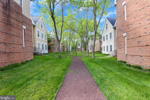 12 Governors Ln, Princeton NJ  08540-3667 exterior