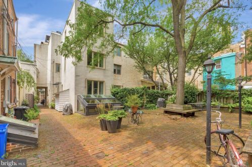 745 5th St, Philadelphia PA  19123-2821 exterior