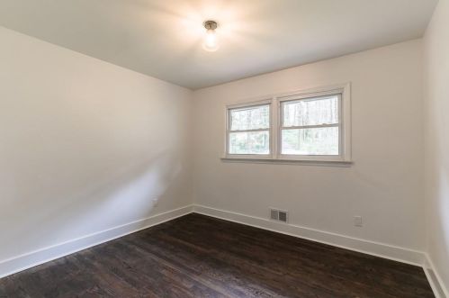 2410 Jefferson Ter, Atlanta GA  30344-2718 exterior