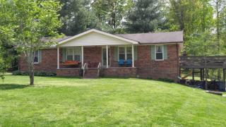 213 Circle Dr, Lafayette, TN 37083-1801