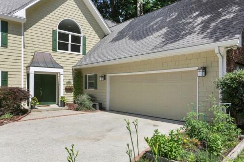 1030 Burton Dr, Atlanta, GA 30329-4012