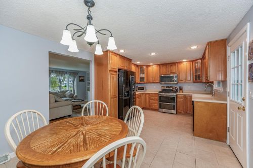 9 Cindy Dr, Nashua, NH 03062-1863