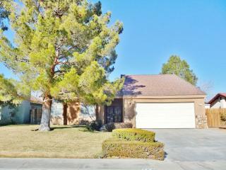 404 Veada Ave, Ridgecrest, CA 93555-6001