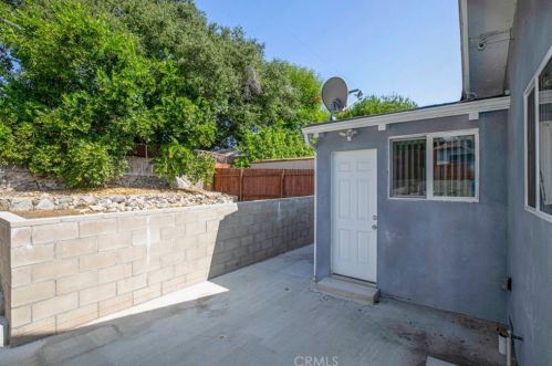 3521 Encinal Ave, Glendale CA 91214-2415 exterior