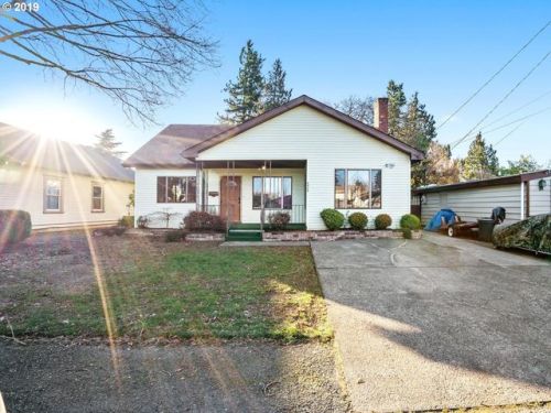 8928 Couch St, Portland, OR 97220-5945
