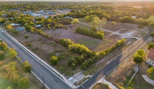 601 Burleson St, Uhland TX 78640-5323 exterior