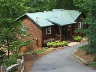 157 Yellow Rock Rd, Cleveland, GA 30528-2405