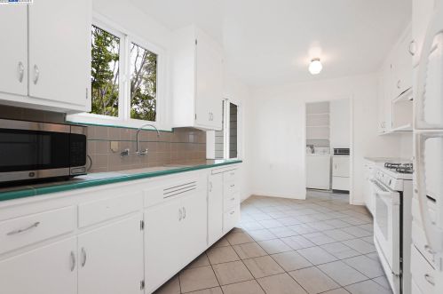 908 Pope Way, Hayward, CA 94545-1508