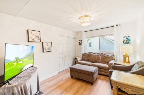 370 Yorkshire Cir, Anaheim CA 92808-1313 exterior