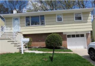 207 Henry Pl, Iselin, NJ 08830-1218