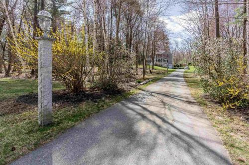 7 Drake Ln, Derry, NH 03038-4131