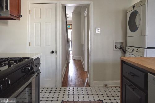 413 42 St, Philadelphia PA 19104-2216 exterior