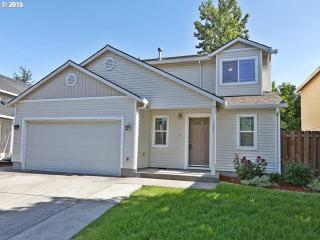 1041 Mariners Loop, Portland OR  97211-1575 exterior