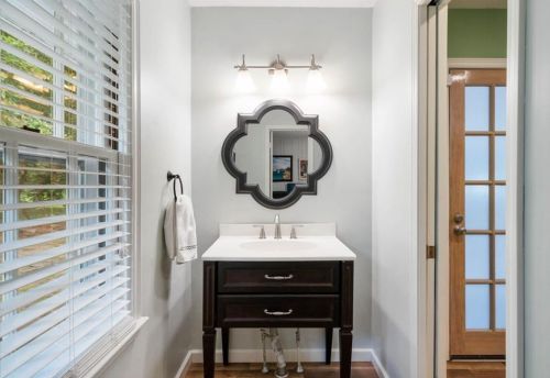 438 Hilderbrand Dr, Atlanta GA  30328-4124 exterior