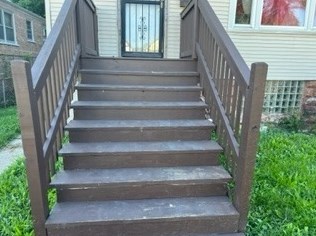 7116 Damen Ave, Chicago, IL 60645-2402