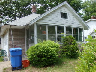 69 Harker Ave, Waterbury, CT 06705-2824