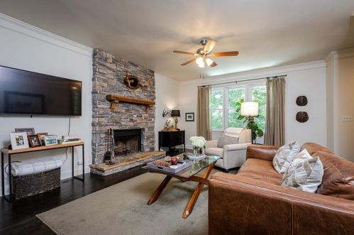 1900 Harper Rd, Atlanta GA  30318-3023 exterior