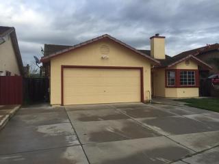 19 Bernardo Cir, Salinas, CA 93905-4045