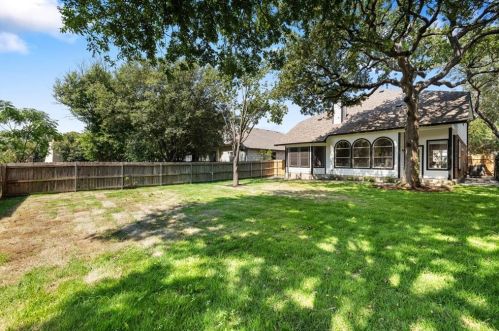 10209 Broomflower Dr, Austin TX  78739-1448 exterior