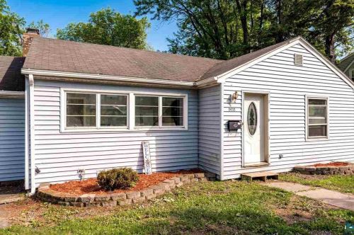 2432 Skyline Pkwy, Duluth, MN 55806-1132