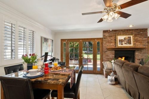 2347 Caracas St, Glendale CA  91214-3004 exterior