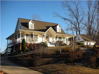 612 Cherokee Lake Dr, Ringgold, GA 30736-4371
