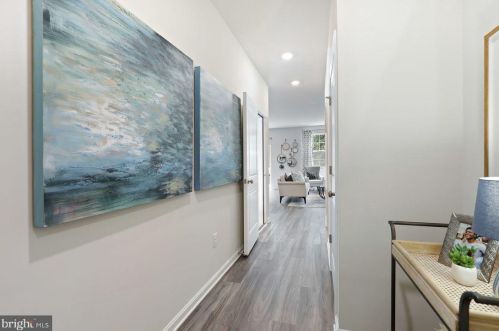 125 Maple Run Dr, York PA  17404-9140 exterior