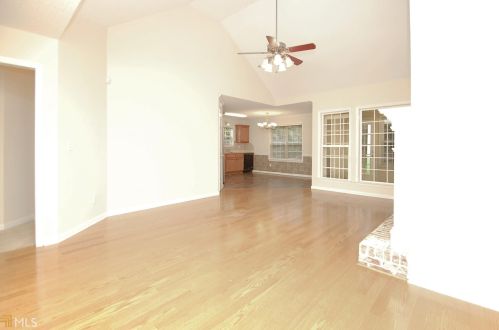 48 Steeplechase Dr, Newnan, GA 30263-6740