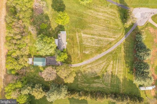 857 Oregon Trl, Harpers Ferry WV 25425-3144 exterior