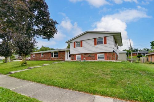 406 Meadow Wood Dr, Springfield, OH 45505-2906