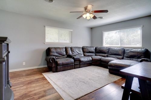 4700 Cummings Dr, Fort Worth, TX 76180-8238