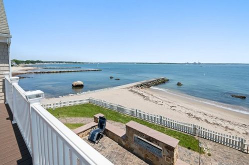 2 Sea Breeze Ave, Niantic CT  06357-3415 exterior