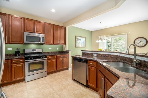 743 Pleasant Dr, Joliet, IL 60404-9577