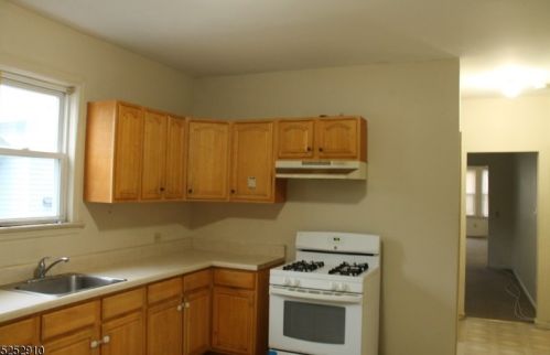216 Myrtle Ave, Irvington NJ  07111-2656 exterior