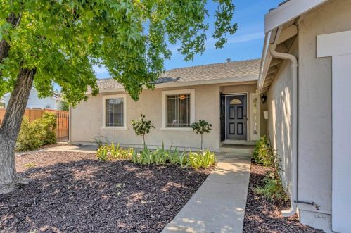 5876 Cadiz Dr, San Jose, CA 95123-3819