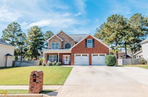 218 Misty Valley Ln, Bonaire, GA 31005-3652