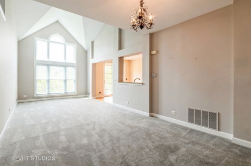 2714 Langley Cir, Glenview, IL 60026-7735