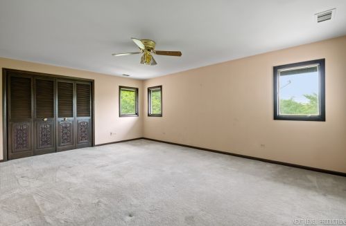 6765 County Line Ln, Willowbrook IL  60527-5726 exterior