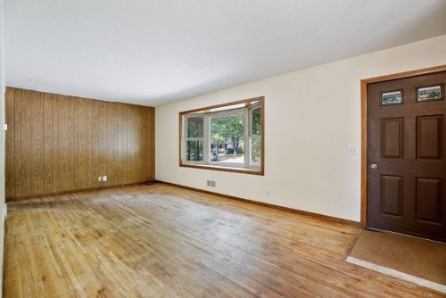 11748 Magnolia St, Minneapolis, MN 55448-2304