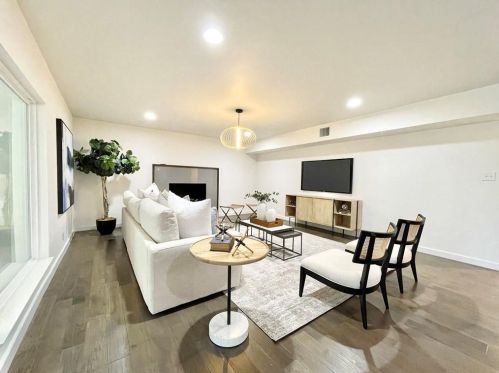 4300 Burney Dr, Austin TX  78731-1208 exterior